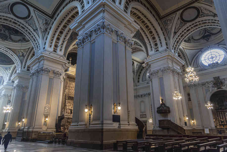Zaragoza 018 - basílica de Nuestra Señora del Pilar.jpg